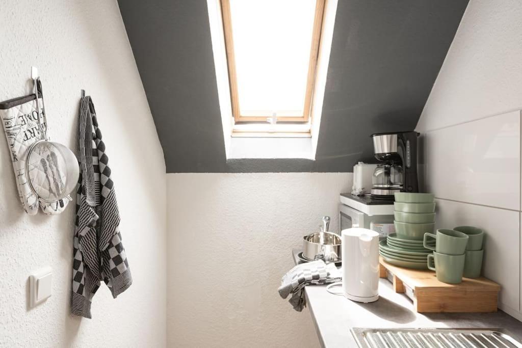 - Cozy Apartment In The Heart Of Duisburg With New York Design & Betten & Sofa - 5 Mins Central Station Hbf - Big Tv & Wifi -- ภายนอก รูปภาพ