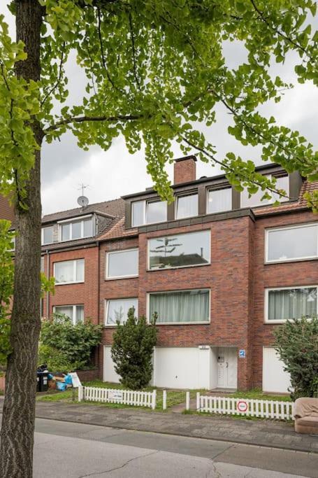 - Cozy Apartment In The Heart Of Duisburg With New York Design & Betten & Sofa - 5 Mins Central Station Hbf - Big Tv & Wifi -- ภายนอก รูปภาพ