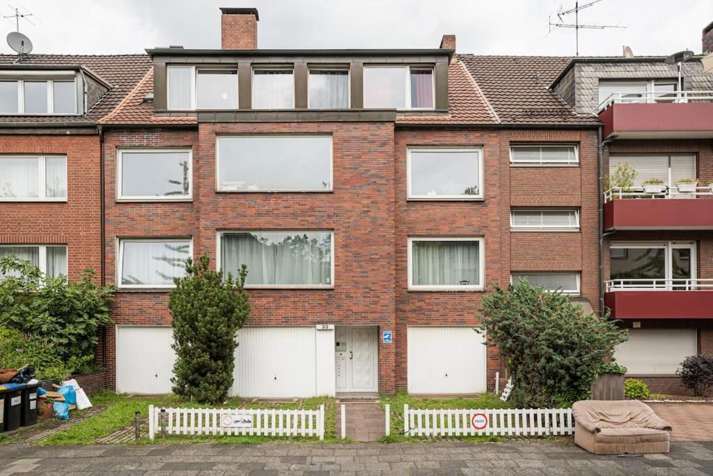 - Cozy Apartment In The Heart Of Duisburg With New York Design & Betten & Sofa - 5 Mins Central Station Hbf - Big Tv & Wifi -- ภายนอก รูปภาพ